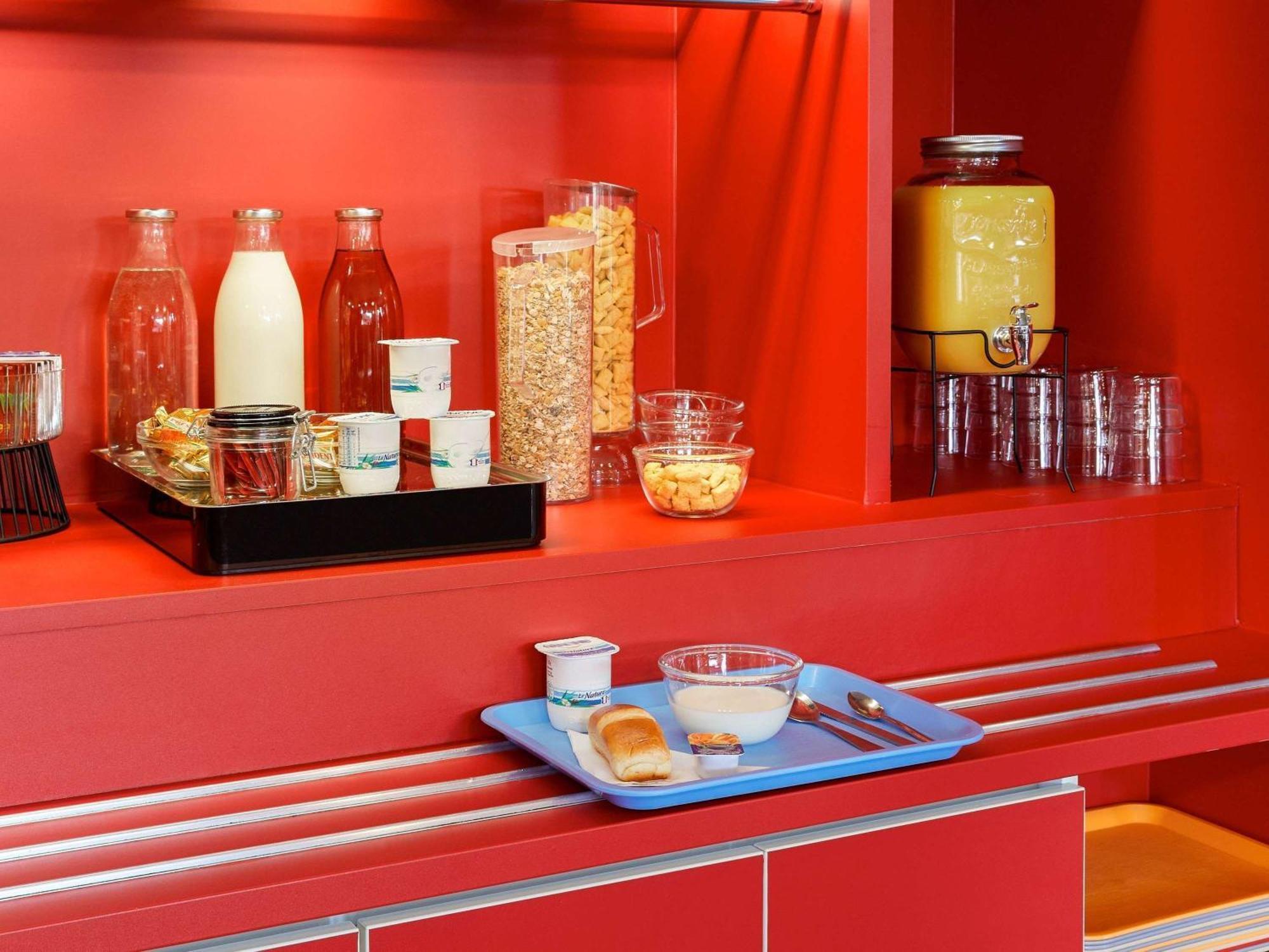 Hotelf1 Villeneuve Loubet ภายนอก รูปภาพ