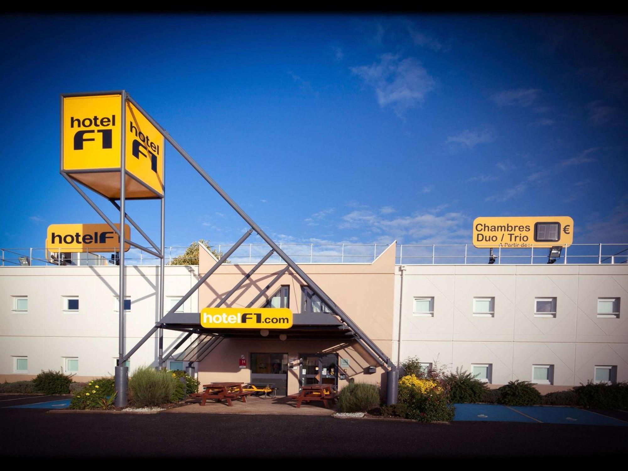 Hotelf1 Villeneuve Loubet ภายนอก รูปภาพ